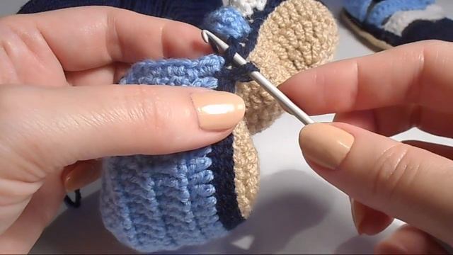 Как связать крючком пинетки сандалии Часть 3 из 3 смотреть онлайн