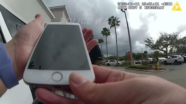 16-Year-Old Teen Steals And Runs Off With Guys iPhone Then Tries To Deny It смотреть онлайн