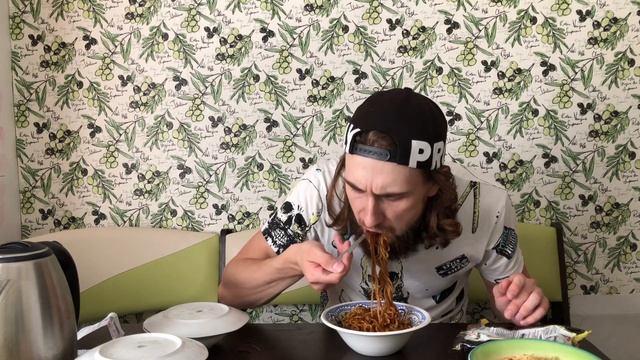 Дешевый доширак против дорогого доширака | Доширак против ролтона смотреть онлайн