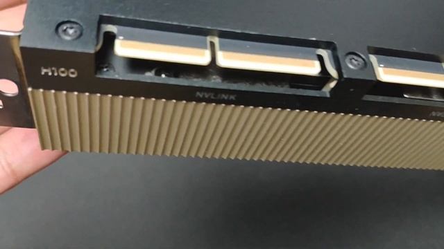NVIDIA H100 Tensor Core GPU Unboxing смотреть онлайн