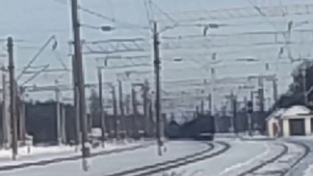 ВЛ80Т-1499 с грузовым поездом и ВЛ80К-072 с грузовым и с толкачём ВЛ80Т-1441 смотреть онлайн