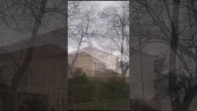 Архипо-Осиповка 26 ноября 2023 года ? крышу в школе сдуло ?️ Видео: из группы WhatsApp смотреть онлайн