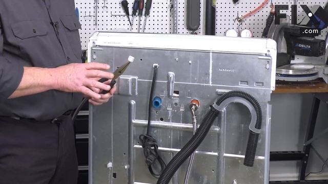 WASHER REPAIR: How to Inspect Your Inlet Hose | FIX.com смотреть онлайн