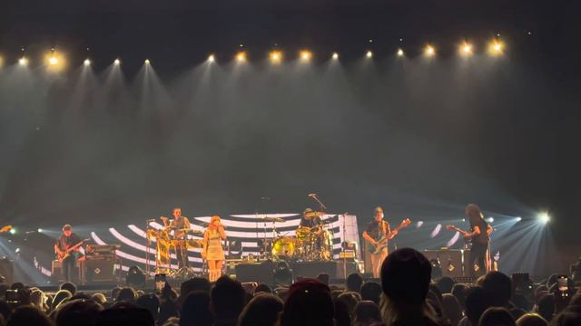 Paramore - "Running Out Of Time" Live [4K] Super Bowl Music Fest Phoenix, AZ 02/09/2023 смотреть онлайн
