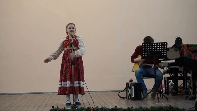 Военные частушки исполняет Кутуза Александра смотреть онлайн