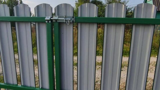 БЮДЖЕТНЫЙ ЗАБОР НА ДАЧЕ СВОИМИ РУКАМИ/ 400 Р ЗА ПОГОННЫЙ МЕТР/ смотреть онлайн