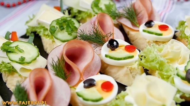 Szybkie, sycące i pożywne kanapki - jajko, oliwki, ser camembert смотреть онлайн