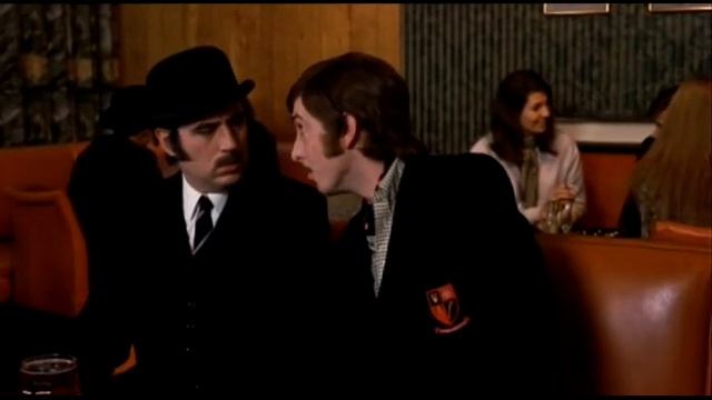 Monty Python "Nudge Nudge" смотреть онлайн