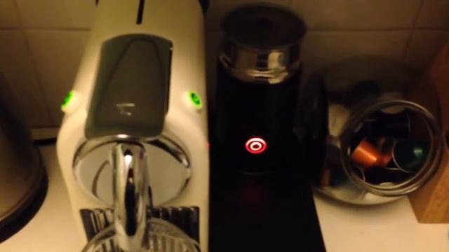 Nespresso Citiz & Milk Demo смотреть онлайн