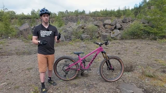 How I Set Up My Bike For Jibbing And Trials - Pivot Shadowcat Bike Check смотреть онлайн