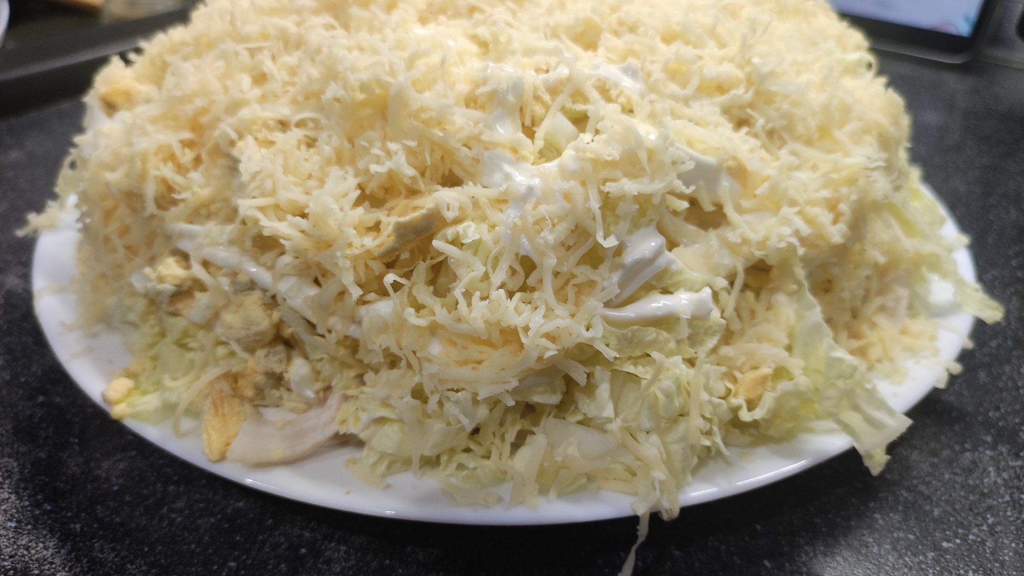 САЛАТ ЛЕБЕДИНЫЙ ПУХ, Гости в Восторге насколько он Нежный и Вкусный! Праздничный салат с курицей смотреть онлайн