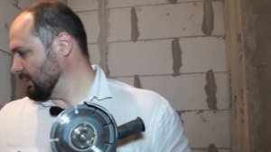 Штробление стен под проводку