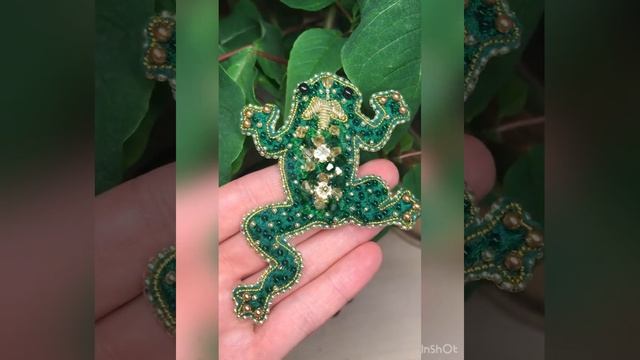 Брошь лягушка из бисера | Зеленая брошка вышитая ручная работа | brooch frog смотреть онлайн