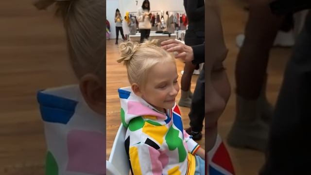 В шоке от макияжа дочери! Ютуб канал Victoria Portfolio #shorts #VictoriaPortfolio смотреть онлайн