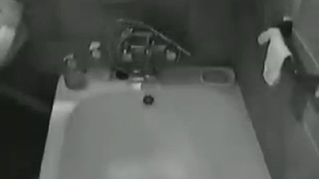 Скрытая камера в отеле.