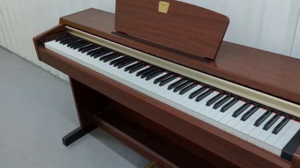 Yamaha Clavinova CLP-220 digital piano in mahogany finish stock number 24056