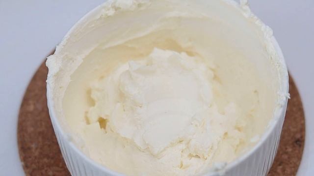 ШОКОЛАДНОЕ ПИРОЖНОЕ СО СЛИВОЧНЫМ КРЕМОМ смотреть онлайн