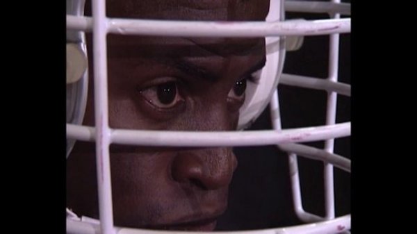 Contender Wesley “Two Scoops” Berry Speeds Through The Gauntlet | American Gladiators