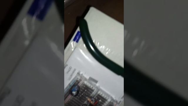 Электронная схема - заряд и разряд конденсатора