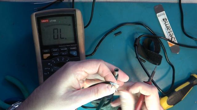 Changing the cable on an HP laptop power supply смотреть онлайн