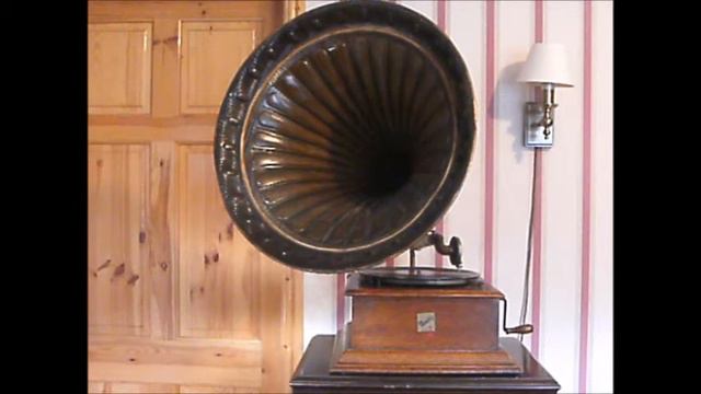 The Lads In Navy Blue (Its The Navy The British Navy) sung by Harrison Latimer. смотреть онлайн