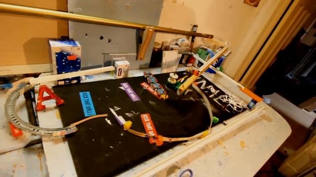 Whirly Magnet Work -Rube Goldberg #230 смотреть онлайн