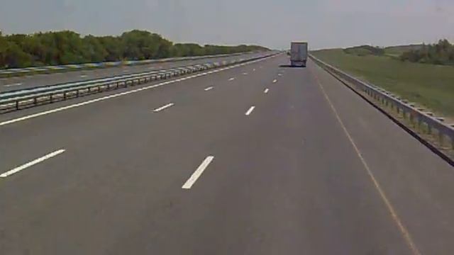 15 Летний пацан за рулем RENAULT MAGNUM. смотреть онлайн