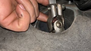 Замена крестовины рулевого вала Nissan Primera P11)