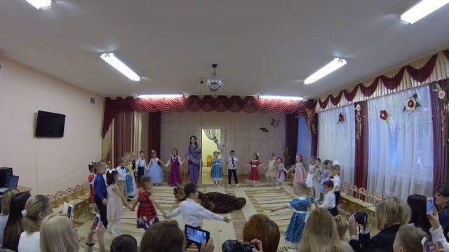 Утренник в детском садике. часть1 к 8 марта 2016 смотреть онлайн