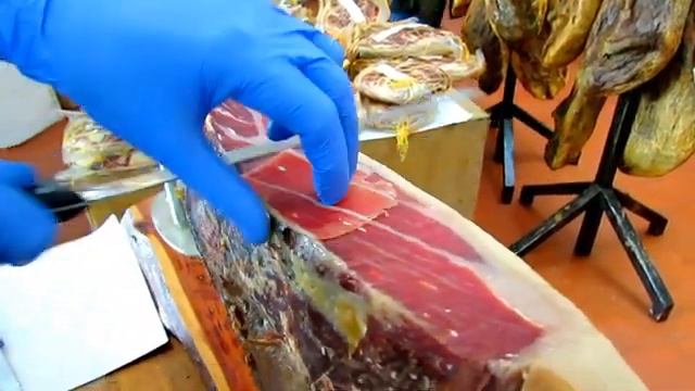 Где купить лучший хамон? Хамон иберико надо покупать в Хабуго - столице испанского хамона!