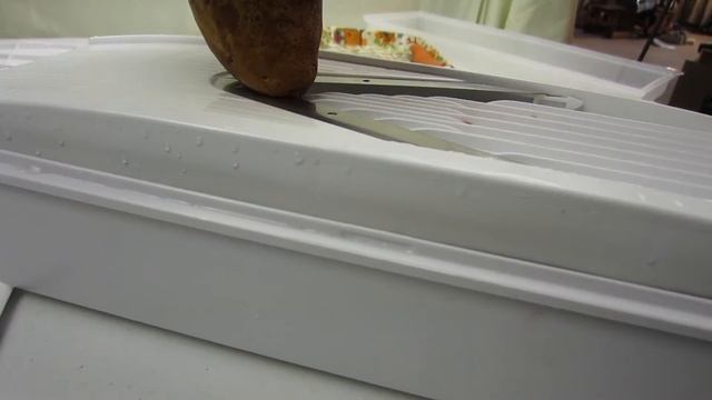 Super Smooth Slicing: Swissmar V-Prep Mandoline Slicer Review смотреть онлайн