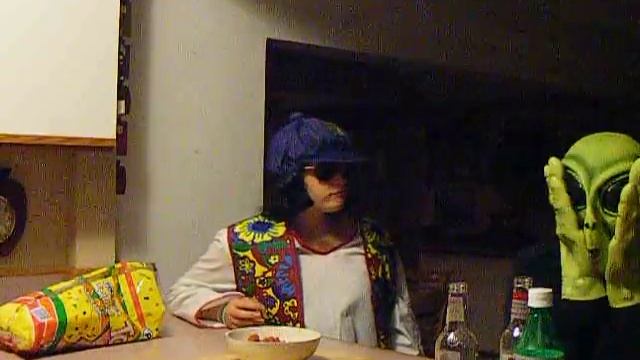 Spinaroo brought peace on earth. смотреть онлайн