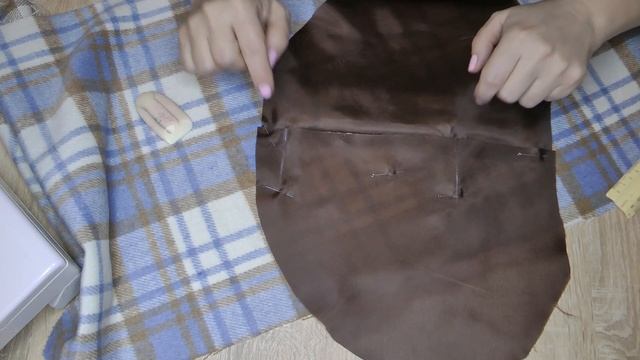 Шью пальто / Часть 2 / Как сделать прорезной карман с накладной листочкой смотреть онлайн