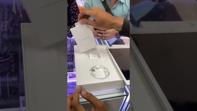 UNBOXING APPLE IPAD GEN 7 2020 DI CIREBON смотреть онлайн