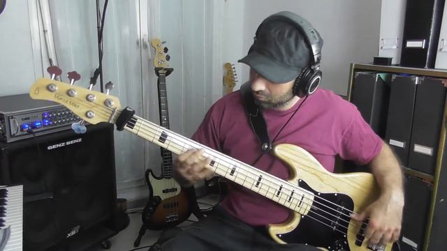 Jamiroquai - Emergency On Planet Earth - Bass Cover смотреть онлайн