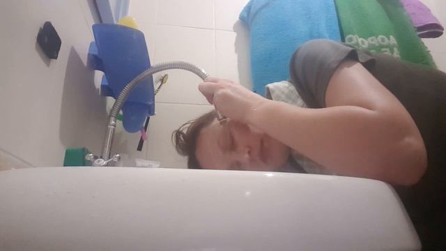 КАК УБРАТЬ ОТЁКИ И МЕШКИ ПОД ГЛАЗАМИ ЗА 2 МИНУТЫ/ В ДОМАШНИХ УСЛОВИЯХ. смотреть онлайн