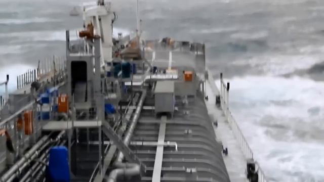 Top 10 ships in storm Part 2 Terrifying Monster Waves смотреть онлайн