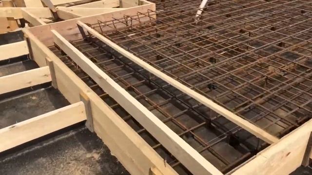 Арматурный каркас, опалубка и "маяки". смотреть онлайн