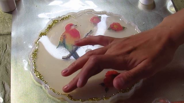 Переводные наклейки и эпоксидная смола.Результат в видео! смотреть онлайн
