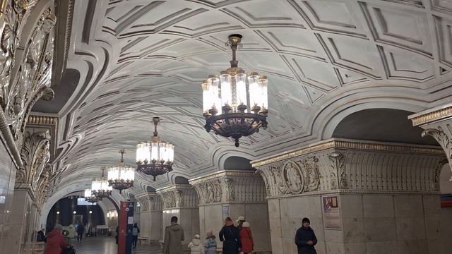 МОСКВА. СТАНЦИЯ МЕТРО "ПРОСПЕКТ МИРА ". 30.12.23 смотреть онлайн