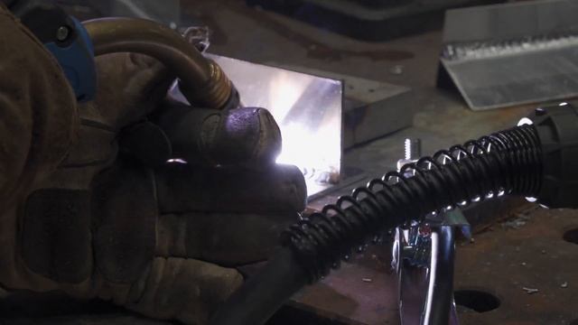MIG-270P PRO uses double pulse function to weld aluminum effect demonstration смотреть онлайн