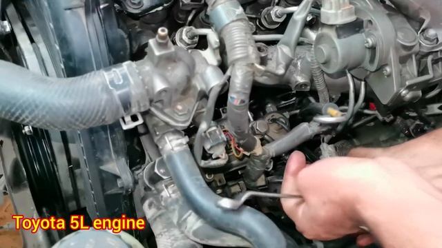 smoke problem Toyota 5l engine смотреть онлайн