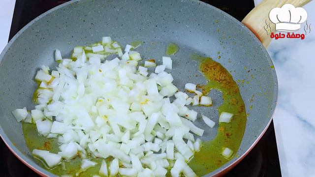 أطيب طبخة دجاج مع الرز النثري 🍛 طبخة نارية لذيذة 🌶 وصفة تستحق التجربة 😋😍 смотреть онлайн