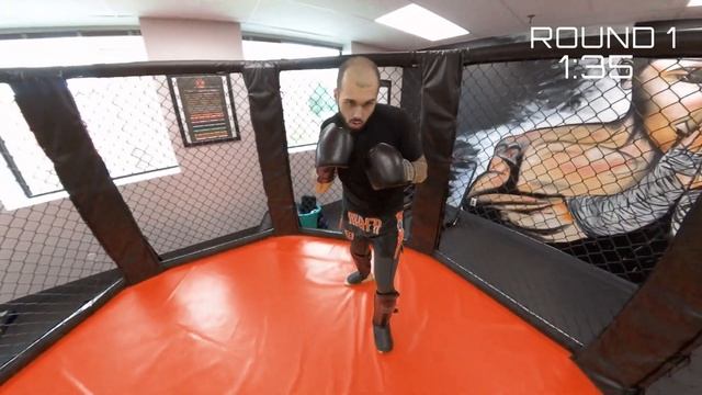 Virtually Spar Muay Thai World Champion Michael Fitzpatrick смотреть онлайн