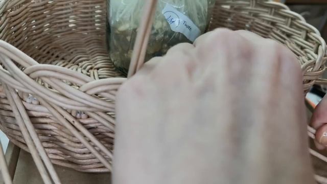 МК Объёмная Загибка из газетных трубочек. смотреть онлайн