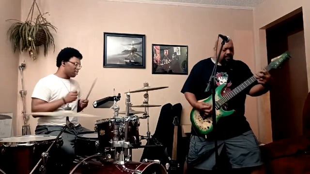 Schecter Reaper 6 and Yamaha Stage Custom Birch...Sun n Eye смотреть онлайн