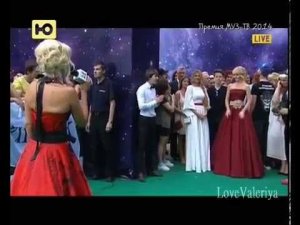 Премия МУЗ-ТВ 2014. Зеленая дорожка. Валерия с семьей