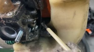 Как снятькарбюратор с триммера штиль fn55