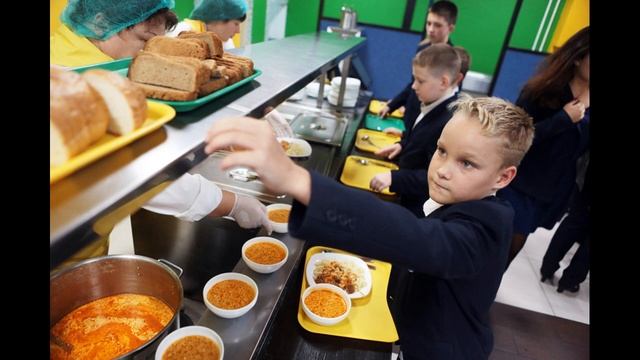 В Ульяновске школьников накормили вафлями с червями смотреть онлайн