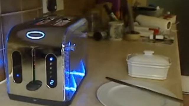 Breville Police Toaster - Silver and Blue смотреть онлайн